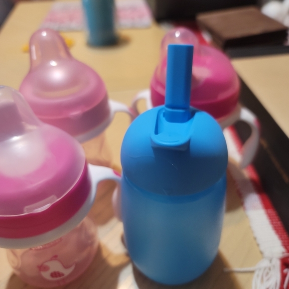 Chicco Pink and Blue Sippy Cups Set Of 5 - Picture 7 of 8